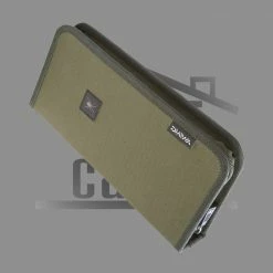 Daiwa New To The Cabin Black Widow Rig Wallet